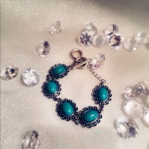 Turquoise stone bracelet